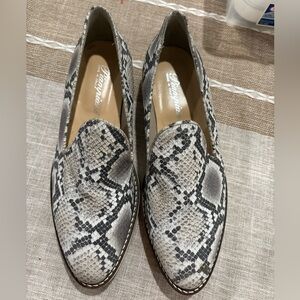 Piampiani women's loafers in a snake print. Sz 39